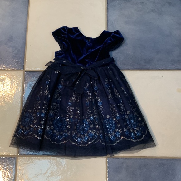 2T party dress - Picture 3 of 3